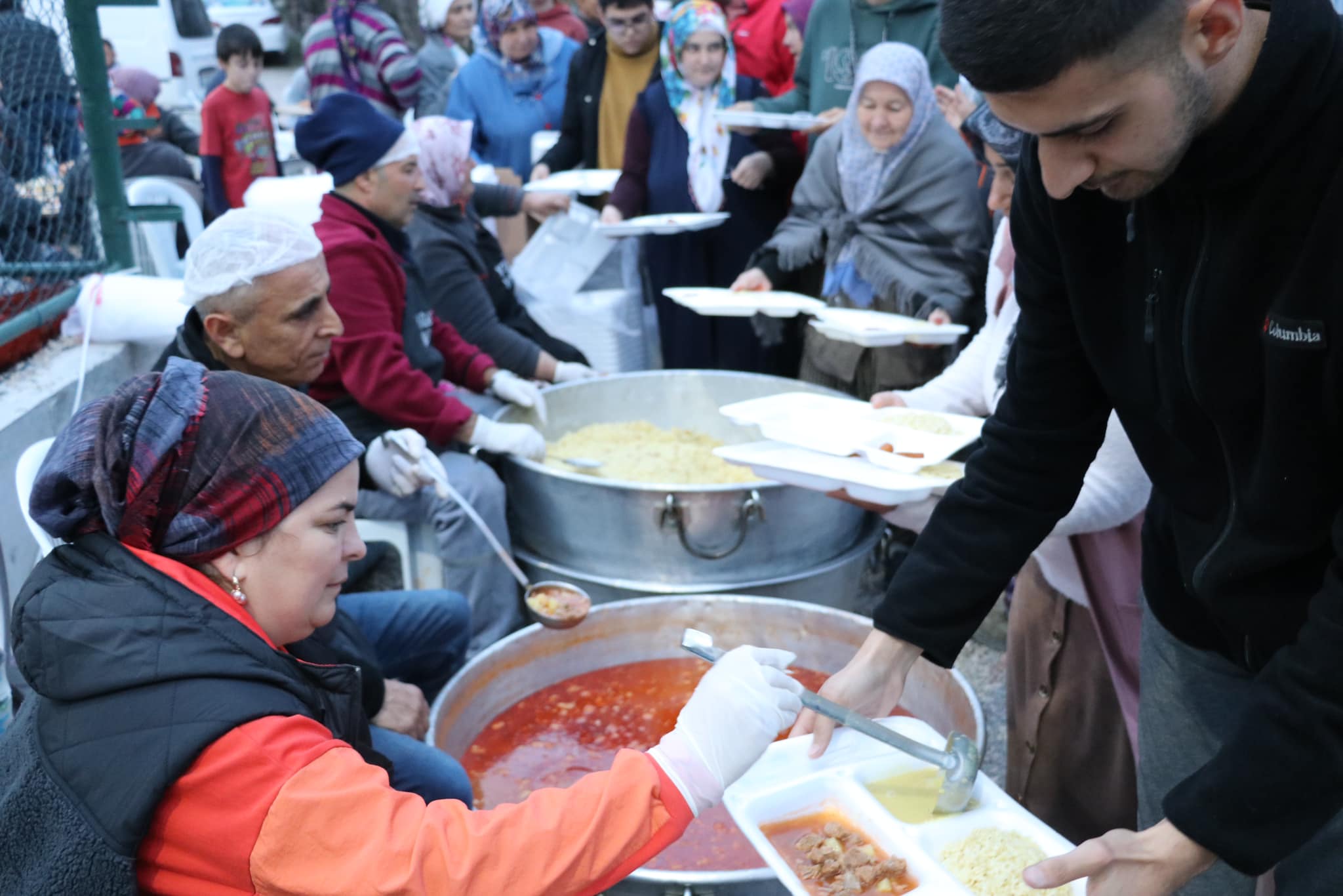 ilk-iftar-programina-yogun-ilgi2.jpg