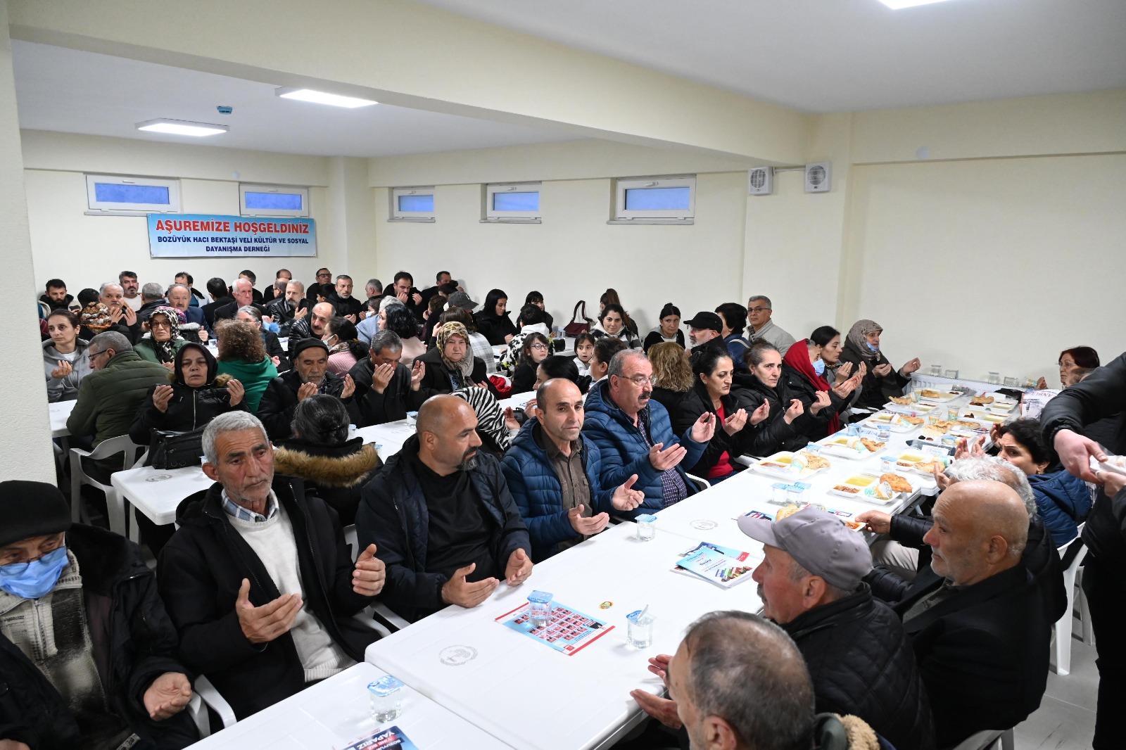 haci-bektas-i-veli-cemevinde-iftar-programi-duzenlendi-5.jpeg