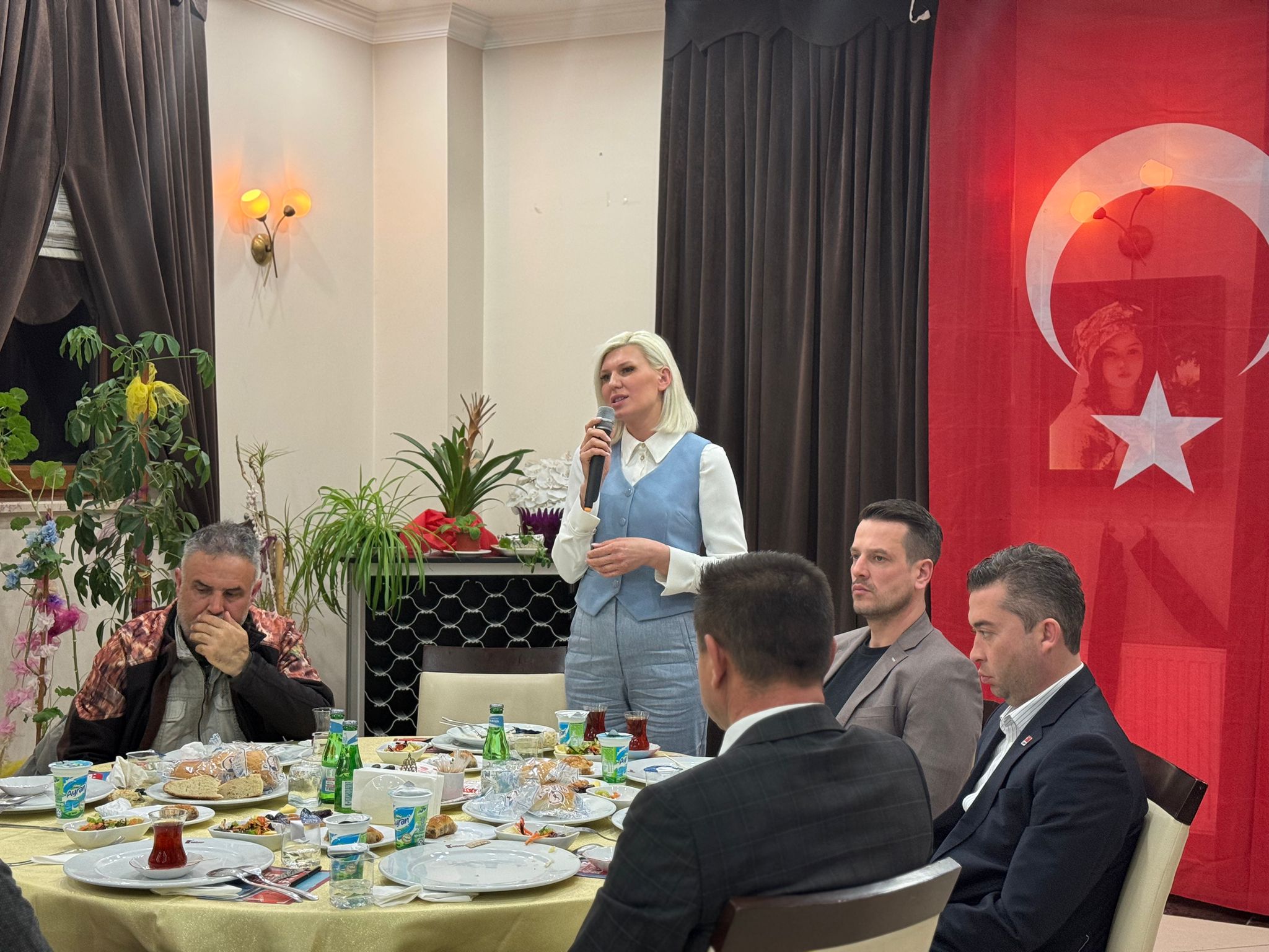 melek-mizrak-subasindan-sehit-ve-gazi-ailelerine-iftar.jpg