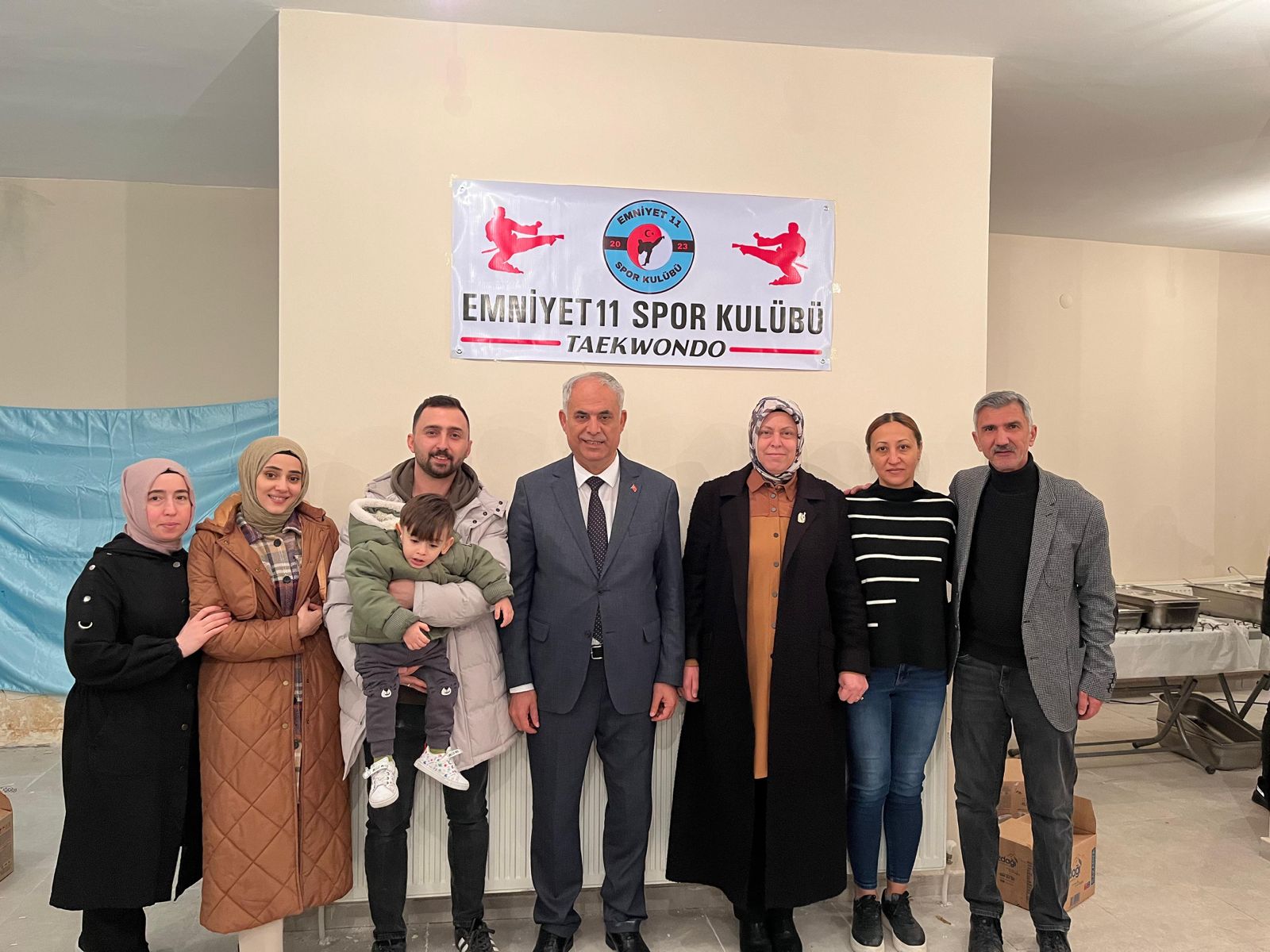 mustafa-yaman-emniyet-11-spor-kulubu-ile-bir-araya-geldi1.jpg