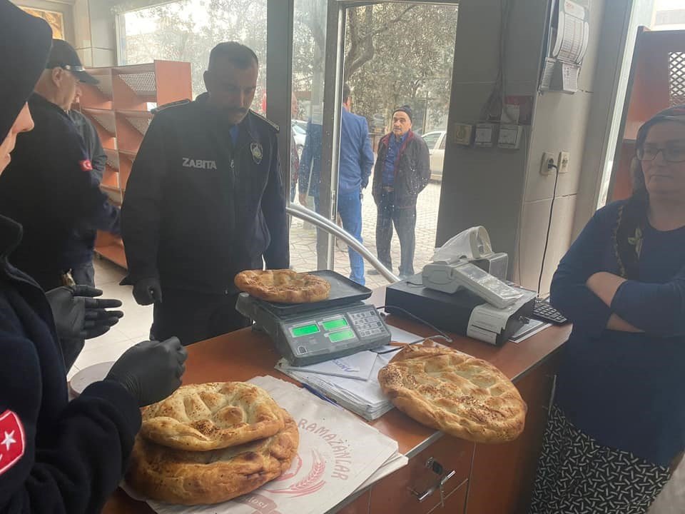 Zabıtadan Fırınlarda Pide Gramaj Denetimi