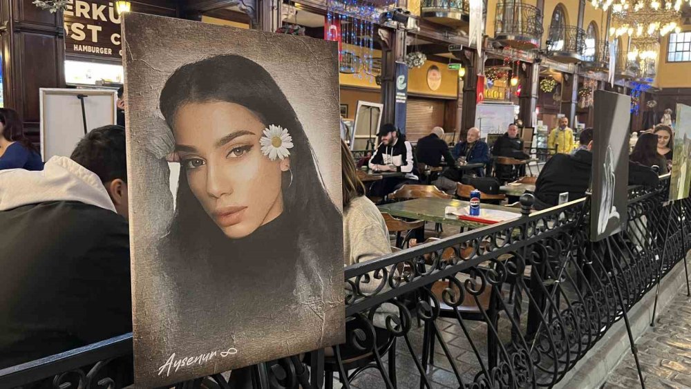 Kızının Öldürülmesinin Ardından Çizdiği Anlam Dolu Resimlerle Sergi Açtı