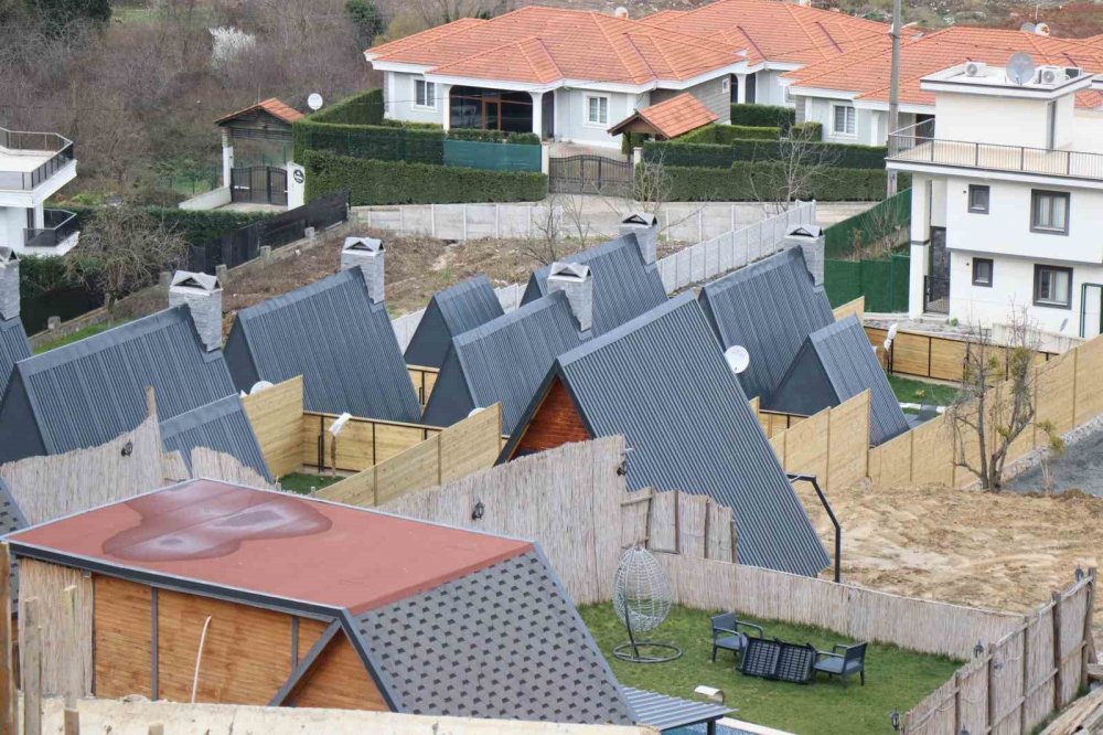 Meyve Bahçelerinde Artık Bungalov Yetişiyor, Ne Denetim Var Ne Estetik