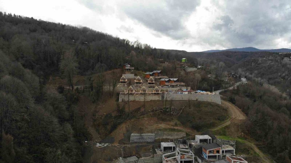 Meyve Bahçelerinde Artık Bungalov Yetişiyor, Ne Denetim Var Ne Estetik