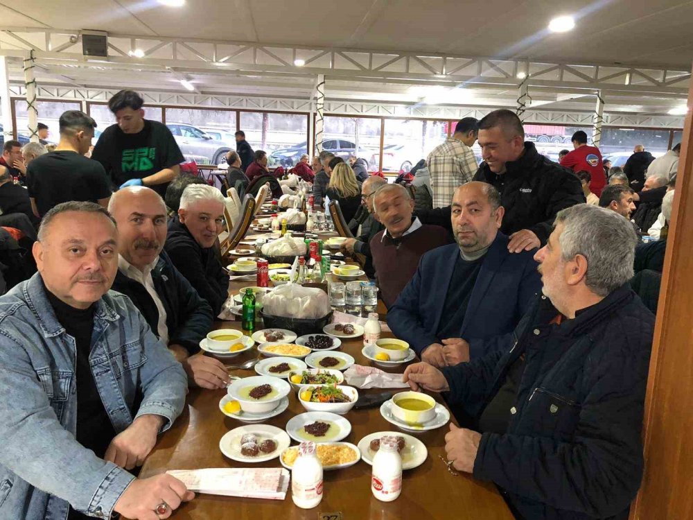 Arifiye Mezunları Geleneksel İftar Yemeğinde Bir Araya Geldi