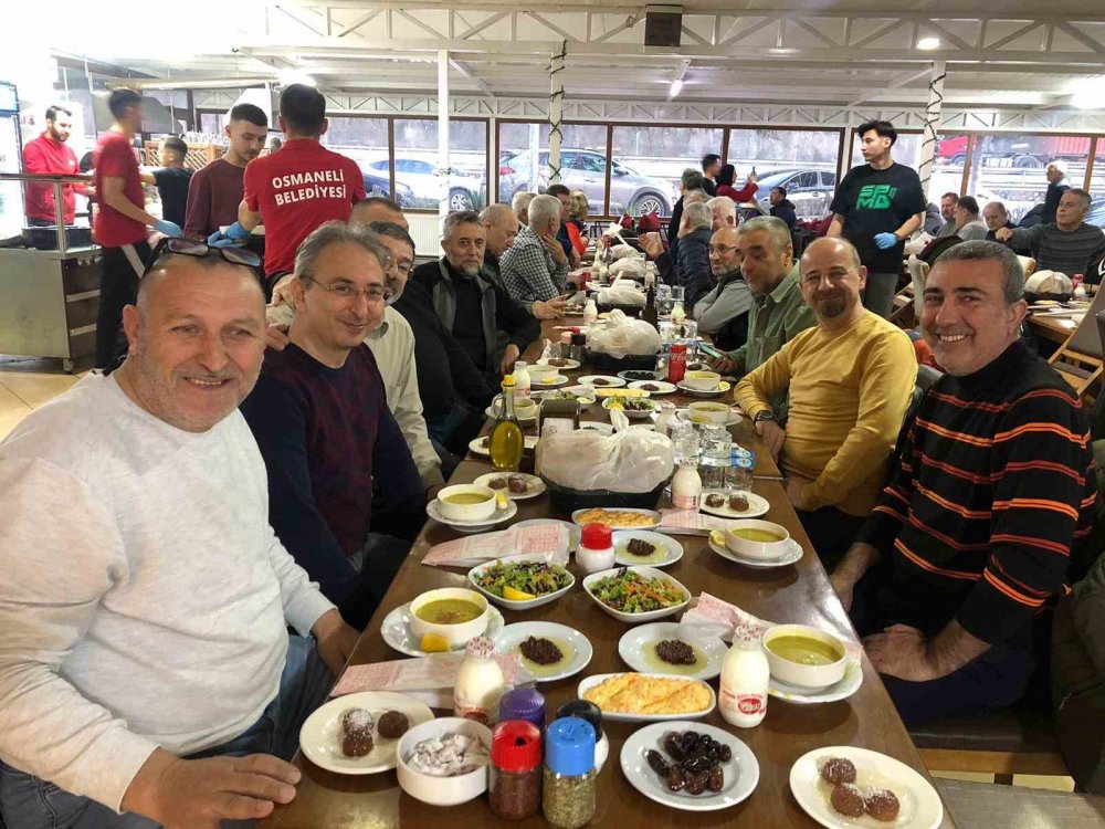 Arifiye Mezunları Geleneksel İftar Yemeğinde Bir Araya Geldi