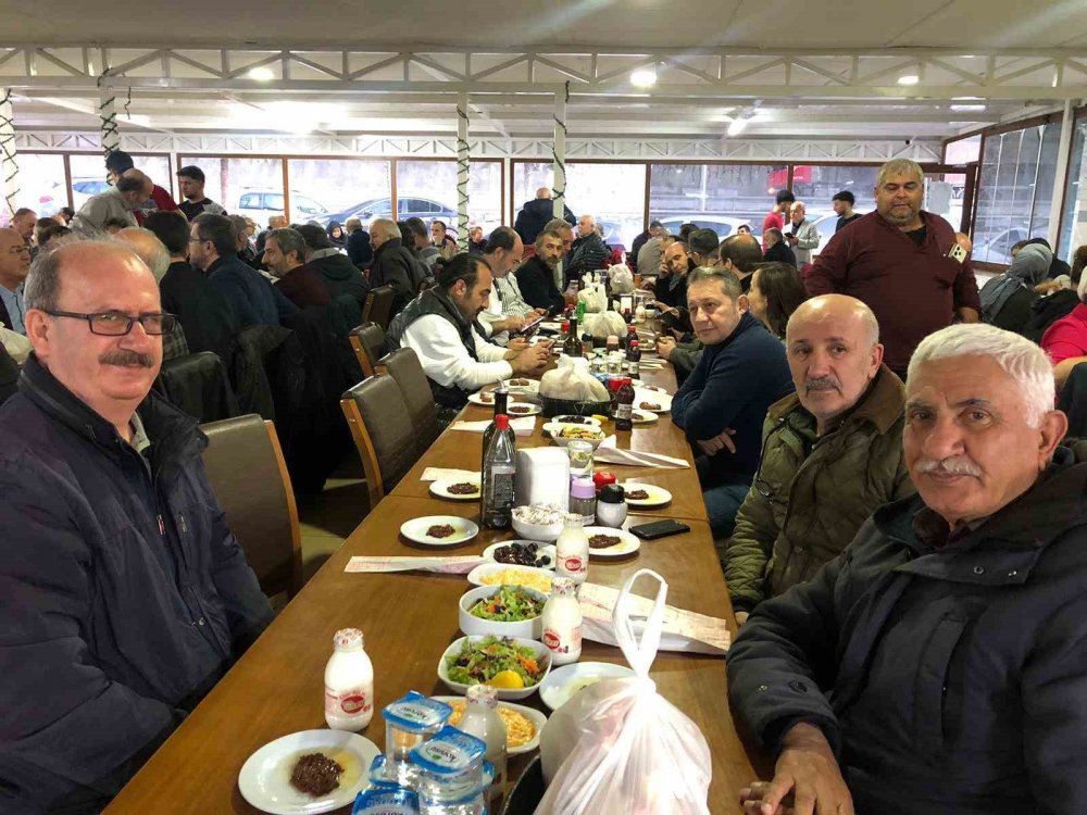 Arifiye Mezunları Geleneksel İftar Yemeğinde Bir Araya Geldi