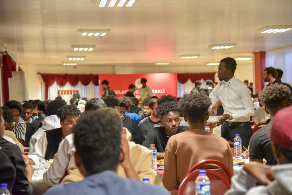 sudanli-ogrencilerle-iftar-programi-yapildi-5.jpg