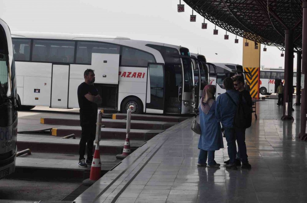 Otogarlarda Bayram Yoğunluğu Başladı, Otobüslerde Boş Yer Kalmadı