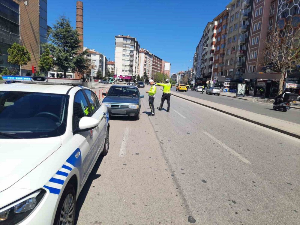 Bayramın Tatilinin Son Günü 616 Sürücüye Ceza Kesildi