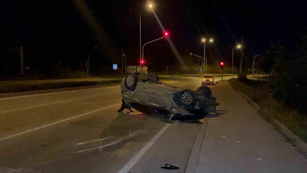 Kontrolden Çıkarak Takla Atan Otomobil Hurdaya Döndü