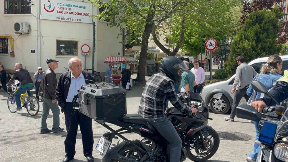 Araç Girişinin Yasak Olduğu Caddede Polis Denetim Yaptı