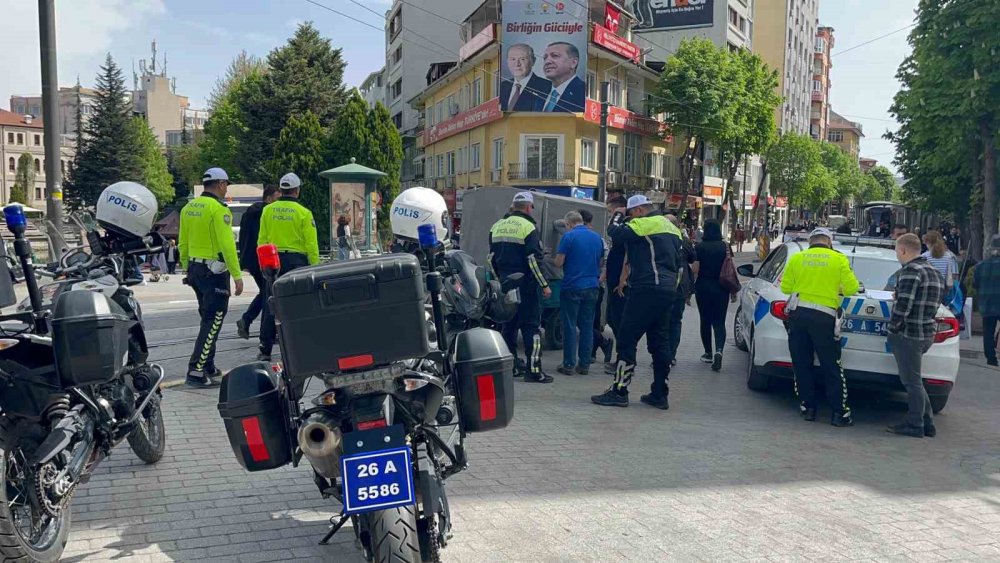 Araç Girişinin Yasak Olduğu Caddede Polis Denetim Yaptı