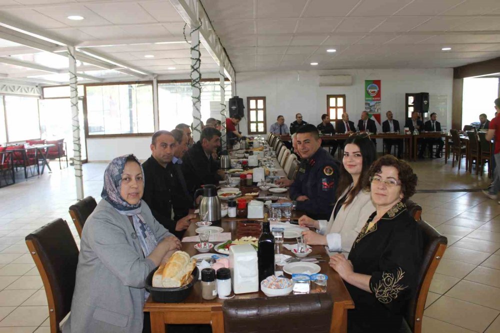 Köy Ve Mahalle Muhtarları İle Tanışma Ve İstişare Toplantısı