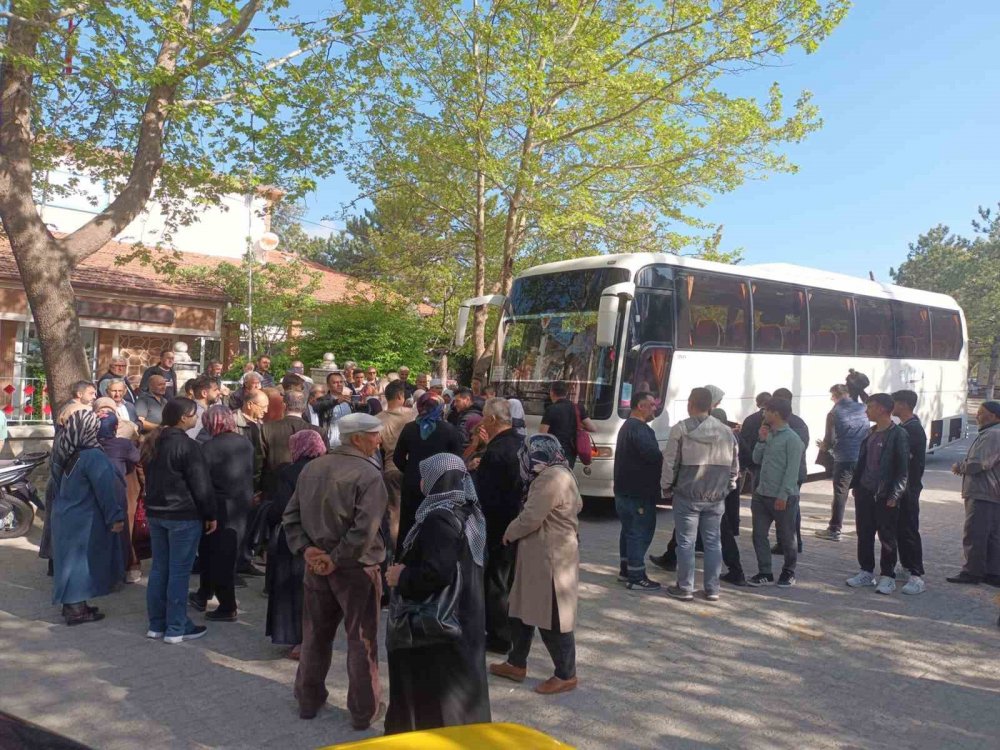 Hayırseverlerin Desteği İle Hafızlığı Bitiren Öğrenciler Umreye Gitti