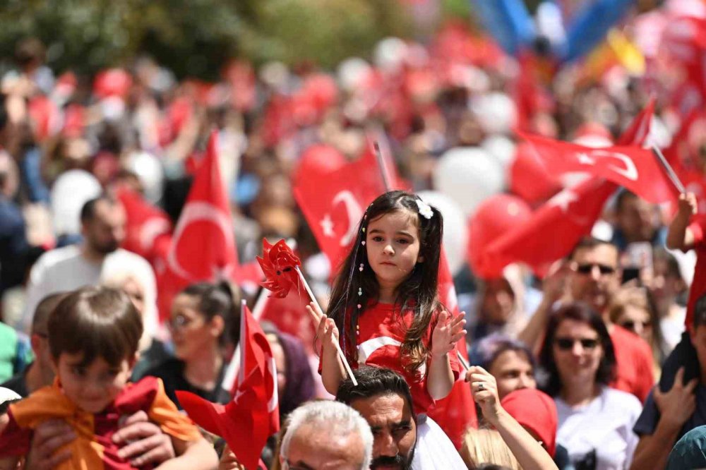 23 Nisan Coşkusu Kentin Dört Bir Yanında Yaşandı