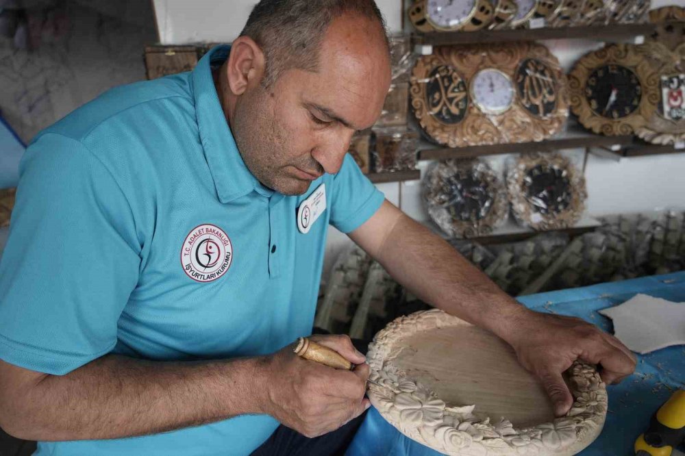 Cezaevindeki Hükümlüler Üretti, Ürünler Yoğun İlgi Gördü