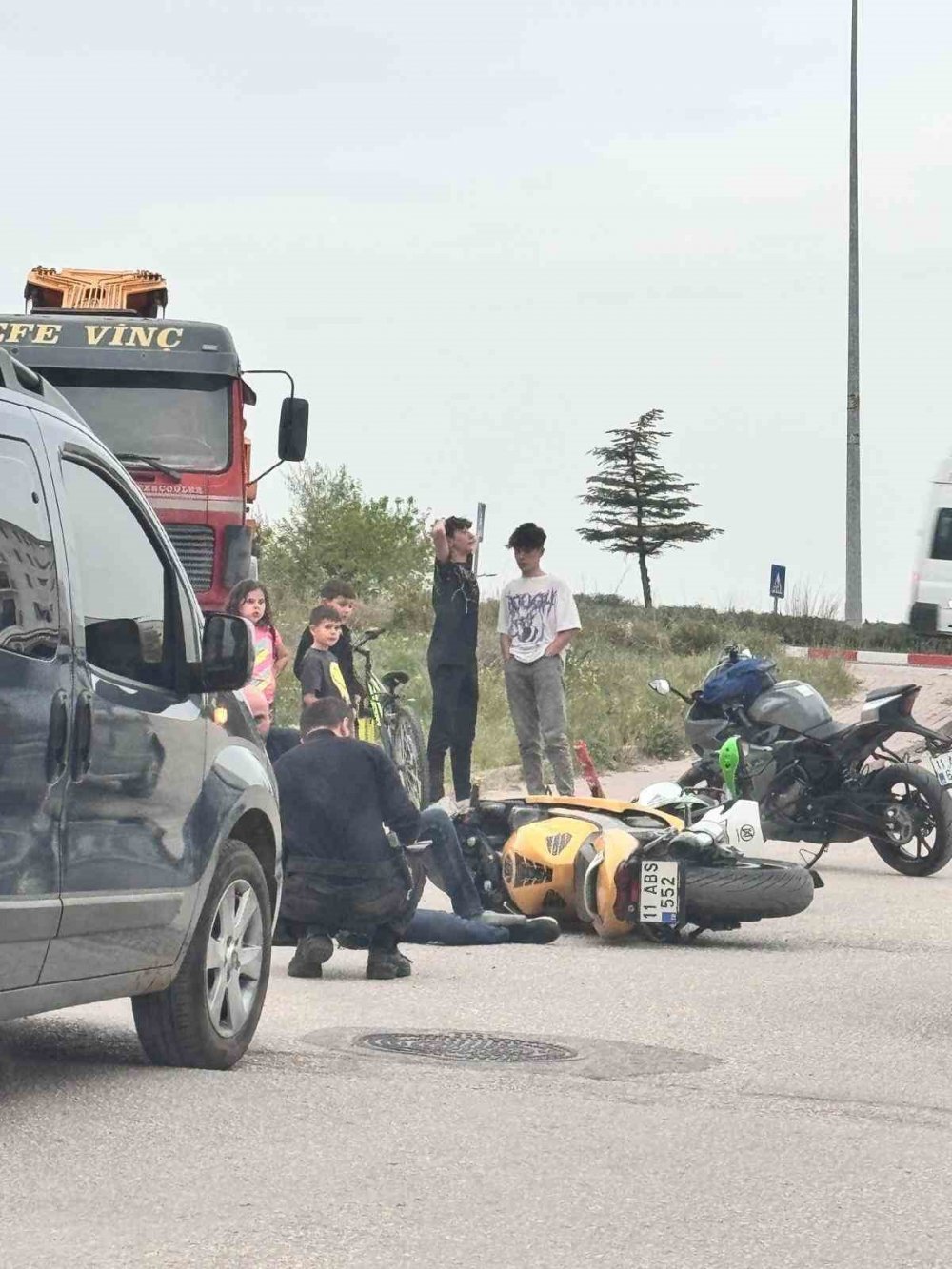 Motosikletlerin Çarpışması Sonucu 1 Kişi Yaralandı