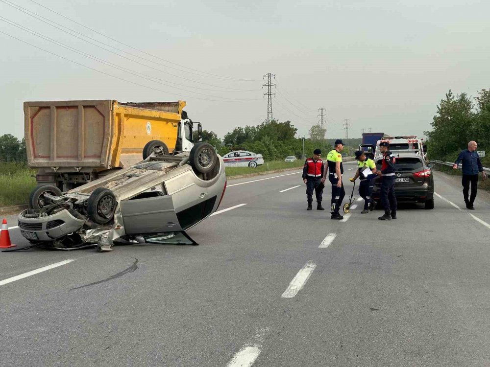 Ciple Çarpışan Otomobil Takla Attı