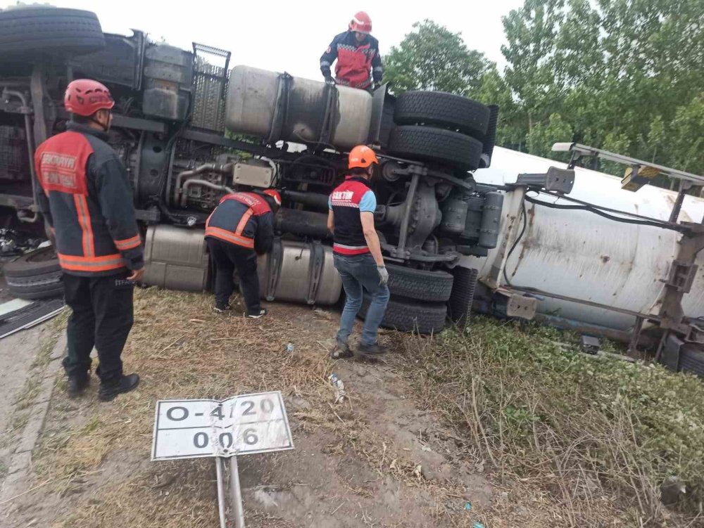 LPG yüklü tanker ile tır çarpıştı: 1 yaralı