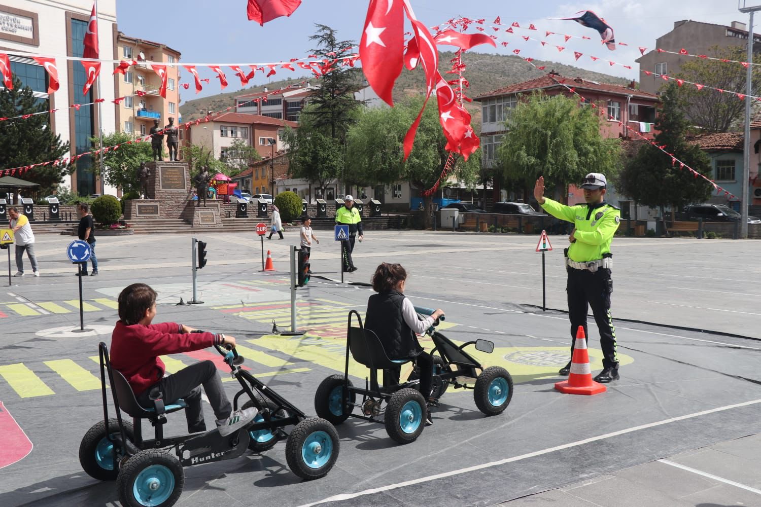 rencilere-trafik-egitimi-verildi1.jpg