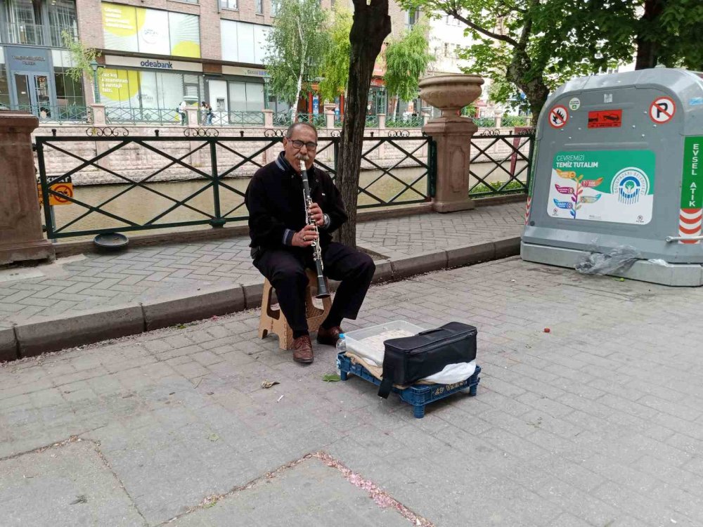 Sokak Müzisyenleri Daha Sık Görülmeye Başlandı