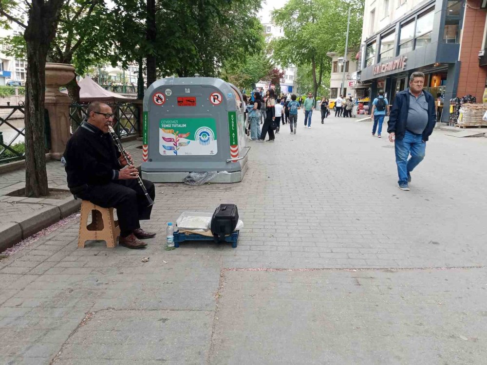 Sokak Müzisyenleri Daha Sık Görülmeye Başlandı