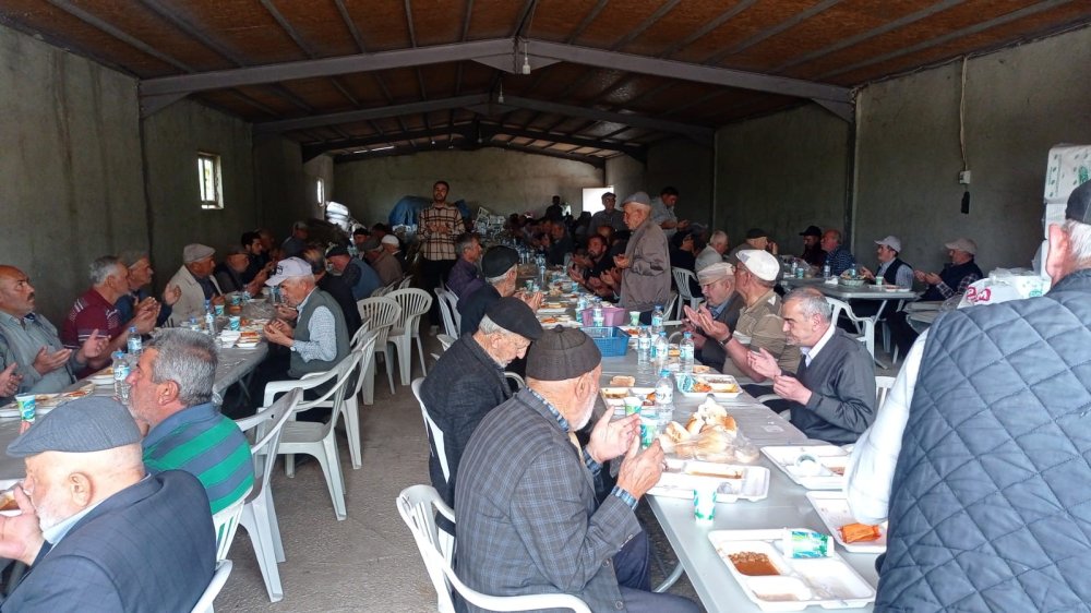 400 Kişi Yağmur Duasına Çıktı