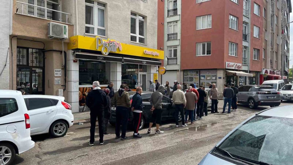 Sıcak Simit Uzun Kuyruklara Sebep Oldu