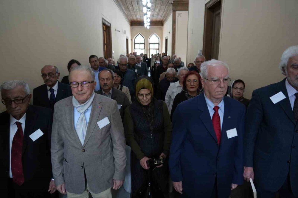 Eski Mezunlar Bir Araya Gelerek Öğrencilik Günlerini Canlandırdı