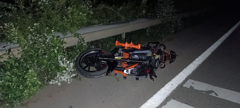 Bariyer Ve Aydınlatma Direğine Çarpan Motosiklet Sürücüsü Hayatını Kaybetti