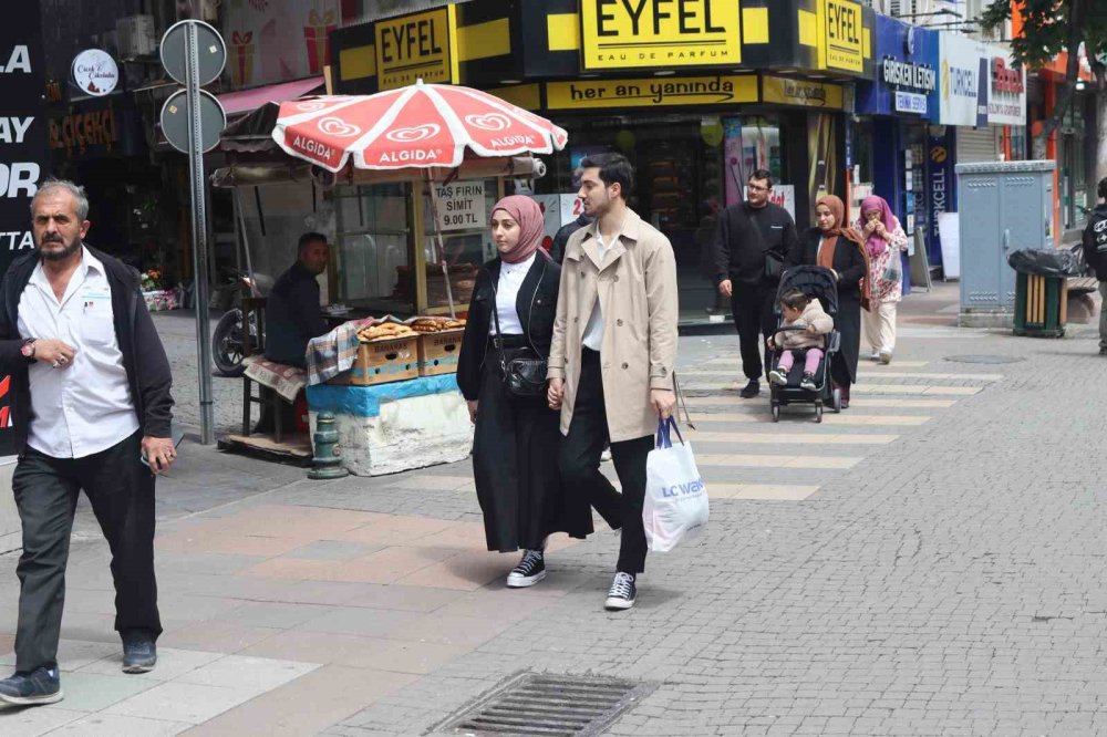 Aniden Değişen Hava Şartları Giyim Tercihlerini De Etkiledi