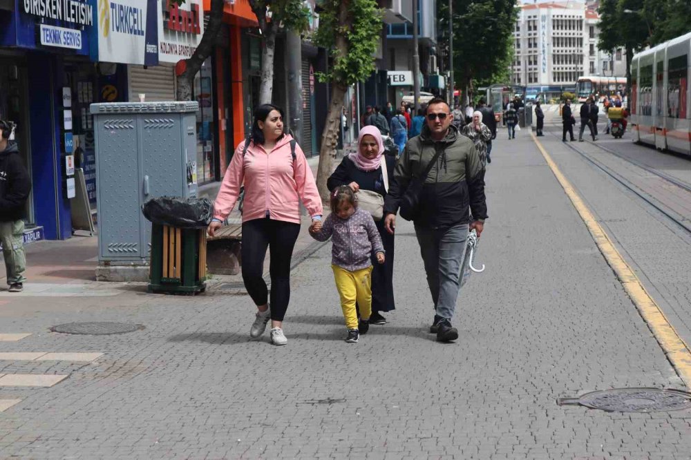 Aniden Değişen Hava Şartları Giyim Tercihlerini De Etkiledi