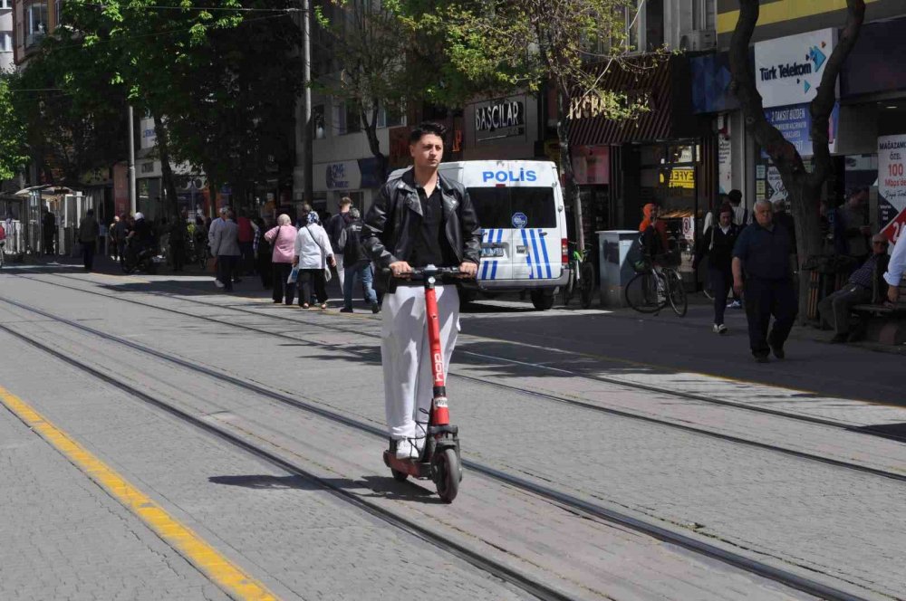 İki Tekerlekli Araçlar Hem Paradan Hem De Zamandan Tasarruf Sağlıyor