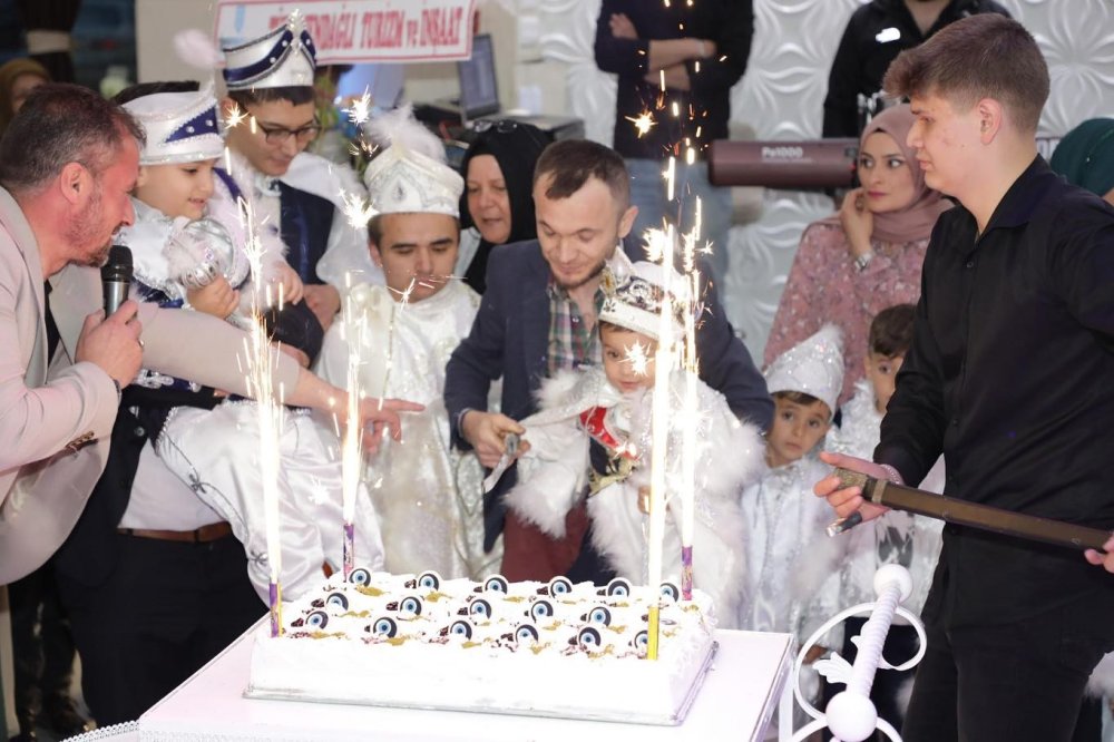 Kütahya’da Özel Çocuklar İçin Sünnet Merasimi