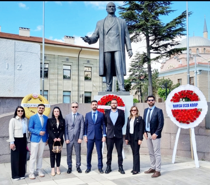turk-eczaciligi-185-yasinda1.jpg