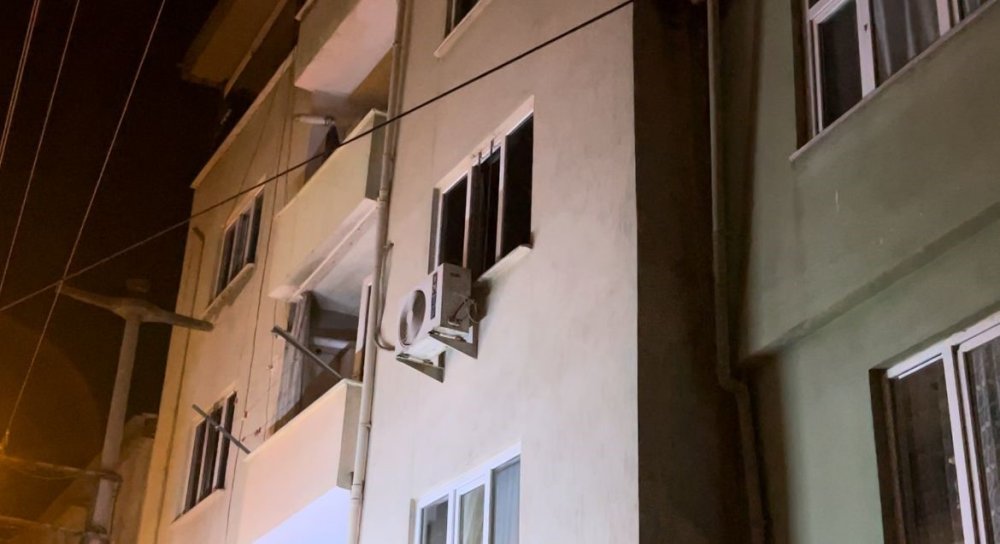 Bursa’da Apartman Yangını: 4 Kişi Dumandan Etkilendi