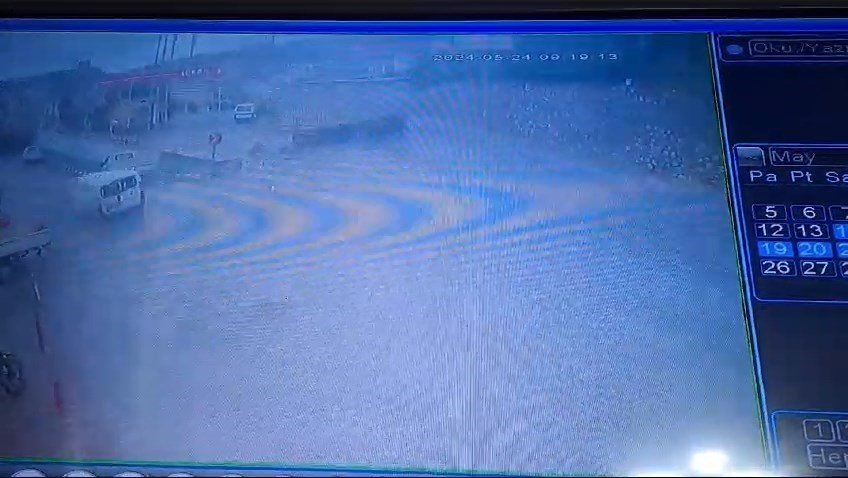 Islak Yolda Dehşet Saçan Tırın Sürücüsü Böyle Ağladı