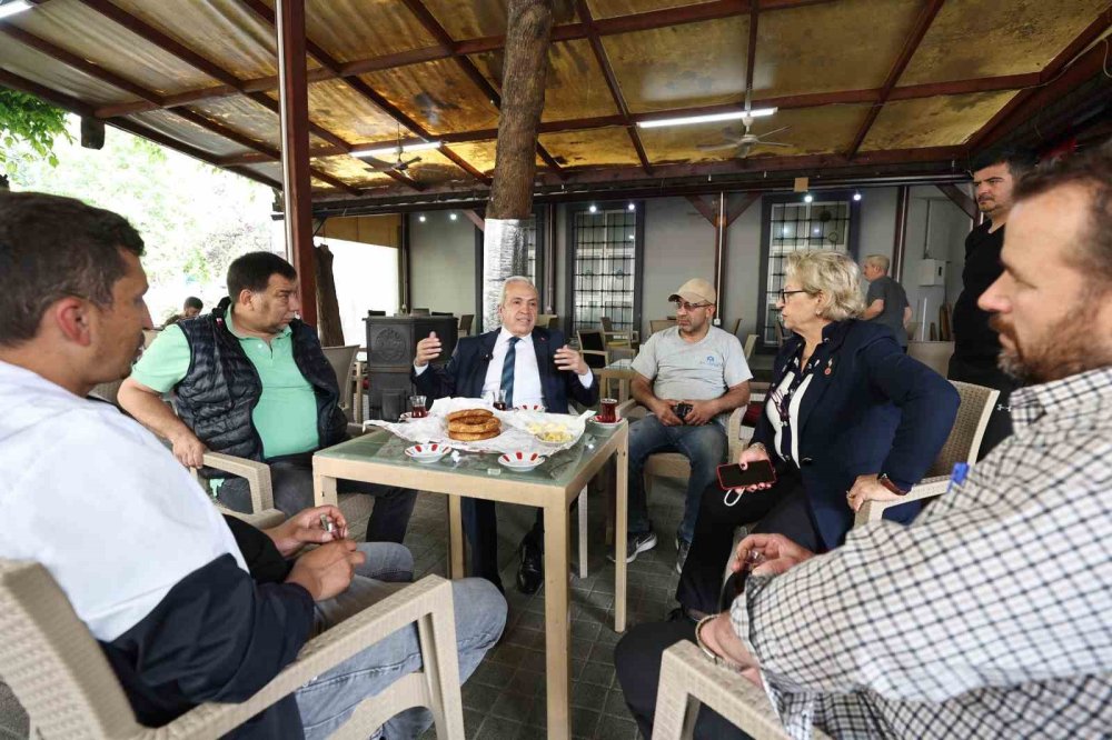 Simitler Başkan’dan Çaylar Vatandaştan
