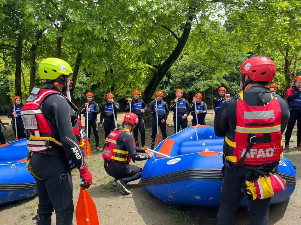 Afad’ta 31 Personele Su Üstü Eğitimi