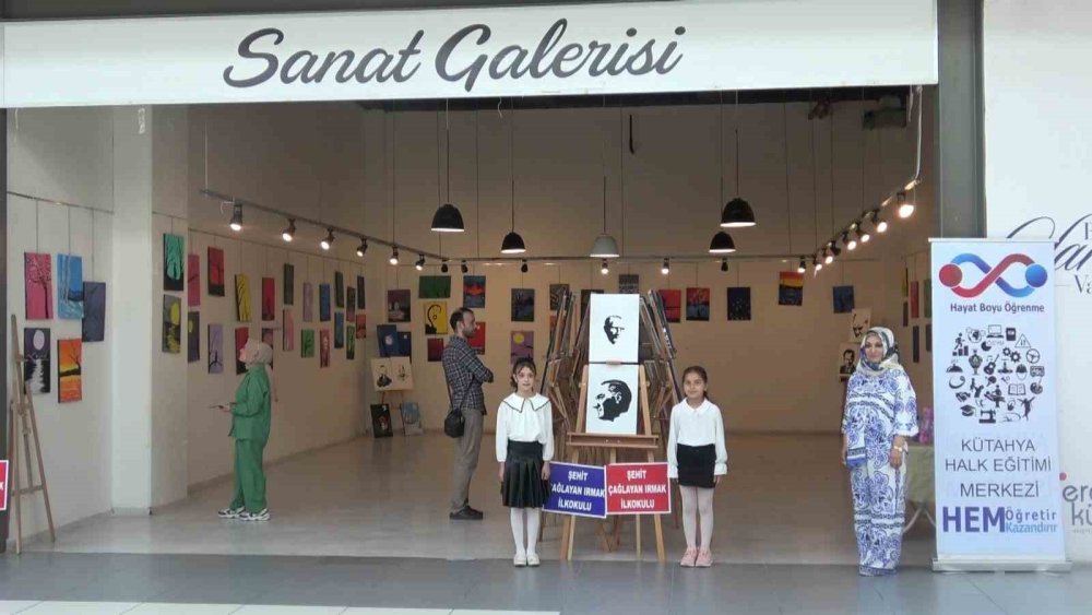Kütahya’da İlkokul Öğrencilerinden Resim Sergisi