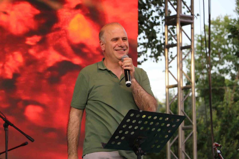 Karadeniz Fırtınası Esti