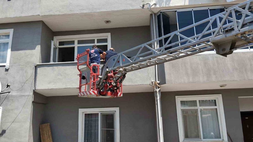 Dumandan Etkilenen Şahsı Ekipler Kurtardı