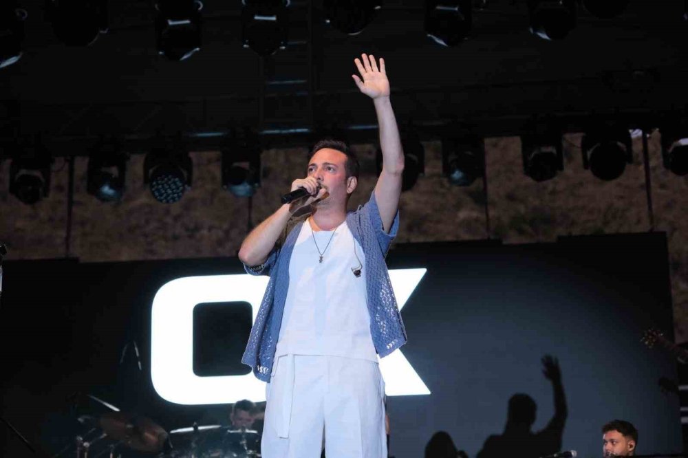 Oğuzhan Koç Unutulmaz Bir Konser Verdi