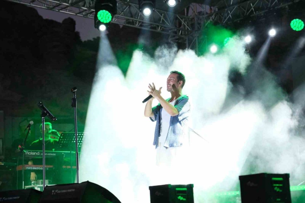 Oğuzhan Koç Unutulmaz Bir Konser Verdi