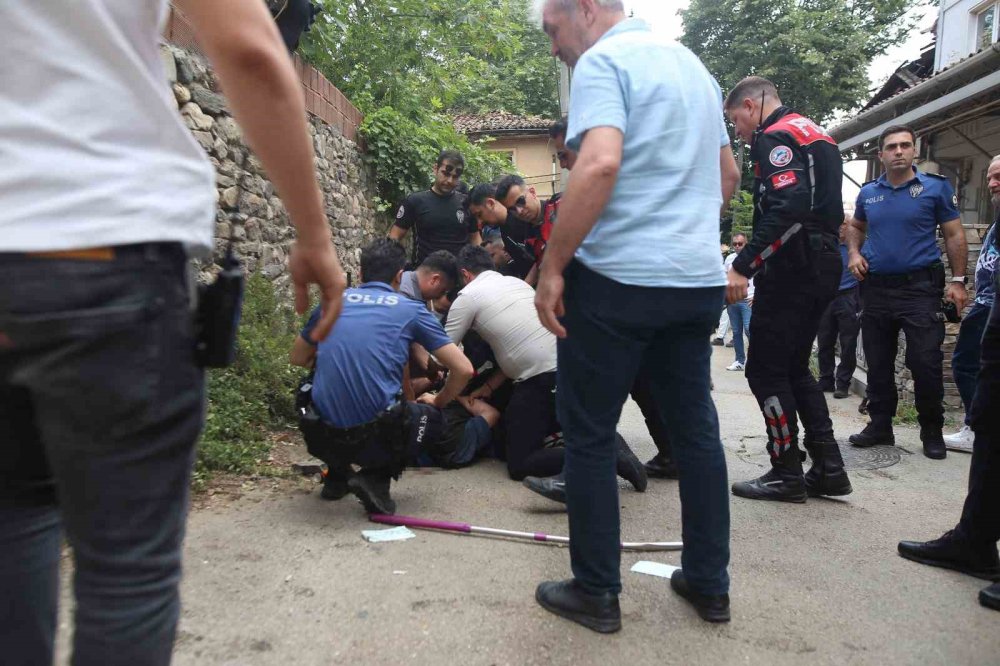 Polisi Bıçaklayan Şahsa Psikolojik Tedavi