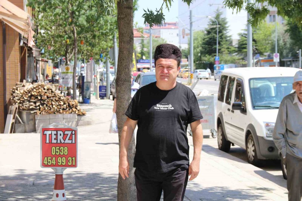 İlginç Saç Şekli Herkesin Dikkatini Çekiyor