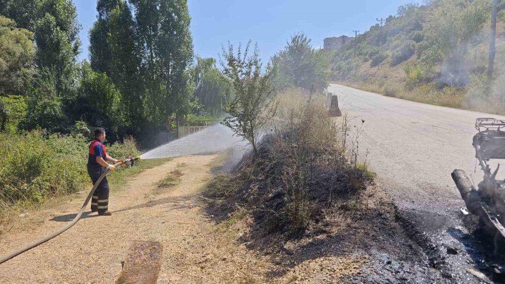 Motosiklet Alev Aldı