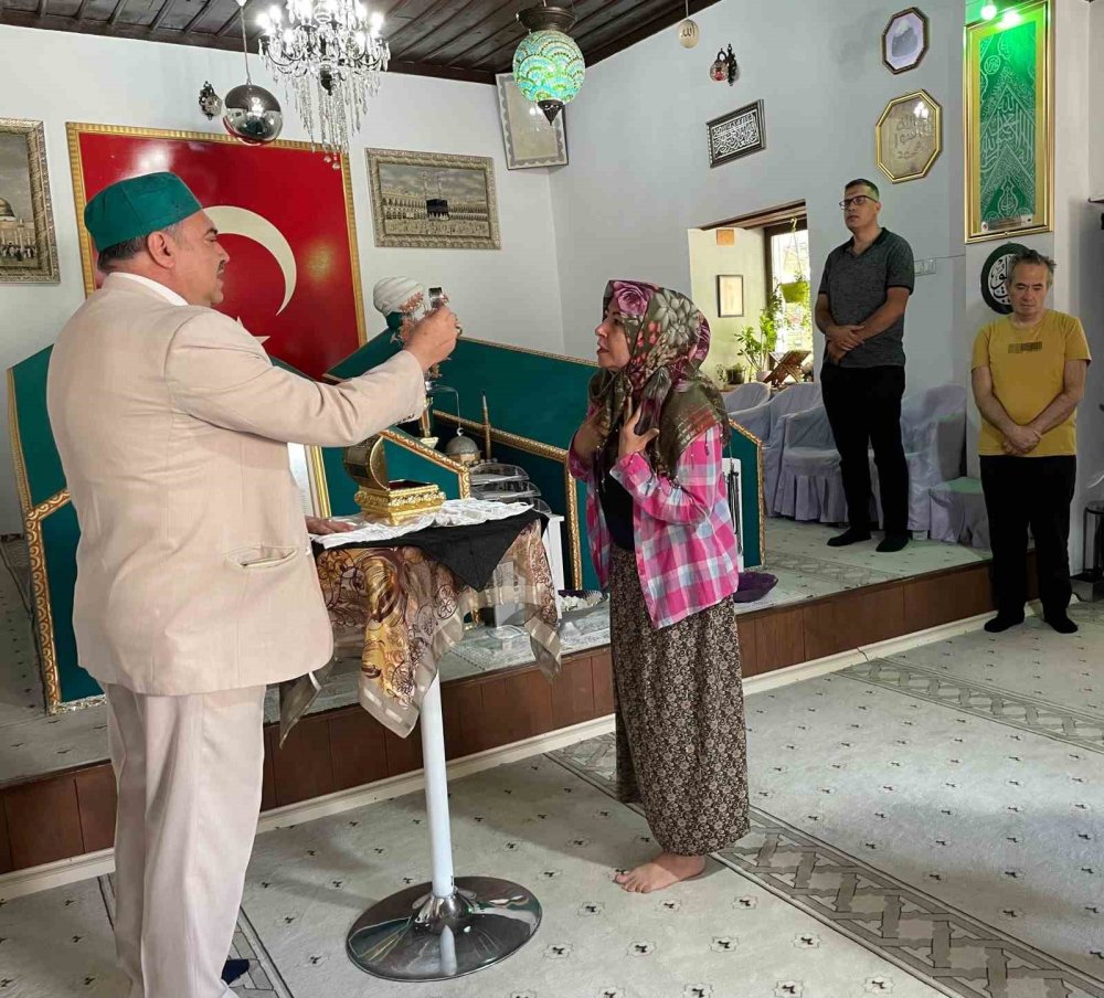 Kutsal Emanet Vatandaşlarla Buluşturuldu
