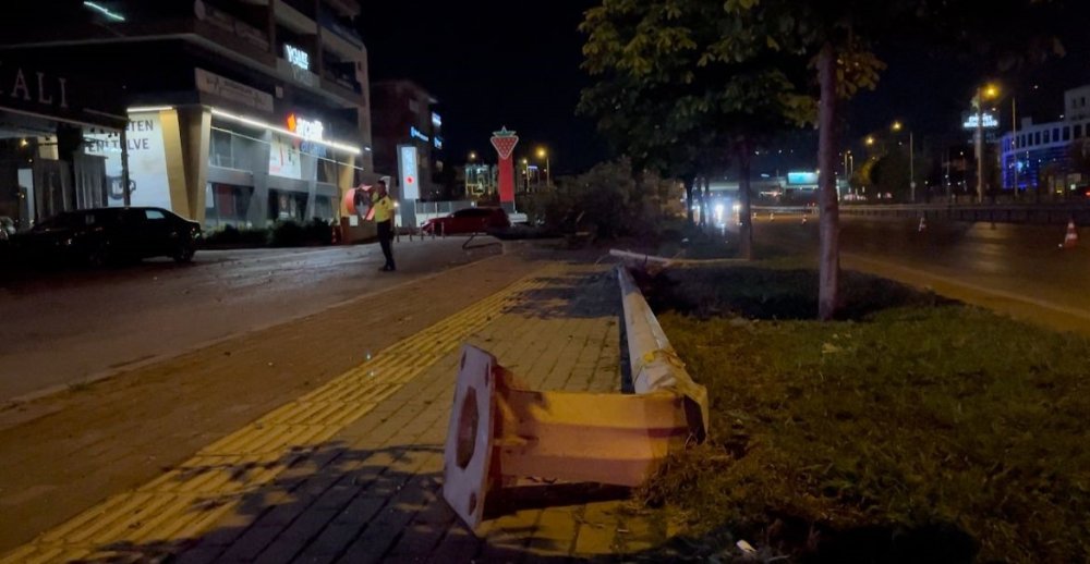 150 Metre Sürüklenen Araç Alev Aldı